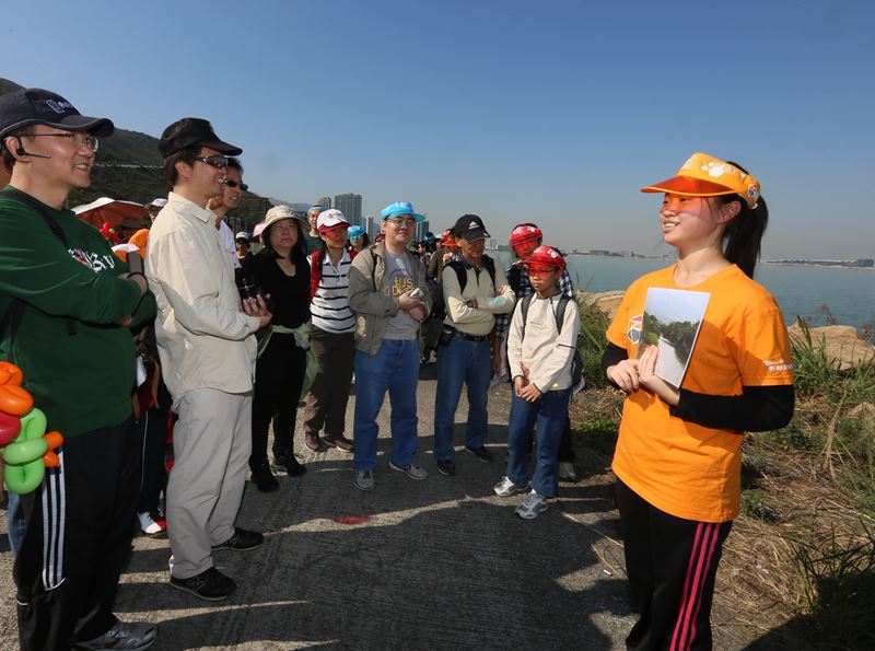 "Geo-Month" activities under NWS Hong Kong Geo Wonders Hike 2013-14 conclude with large-scale guided public tour