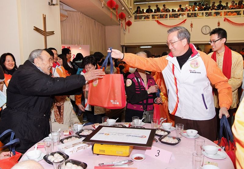 NWS Holdings celebrated “Renri” (“人日”) with deprived elderly on NWS Caring Day 2010