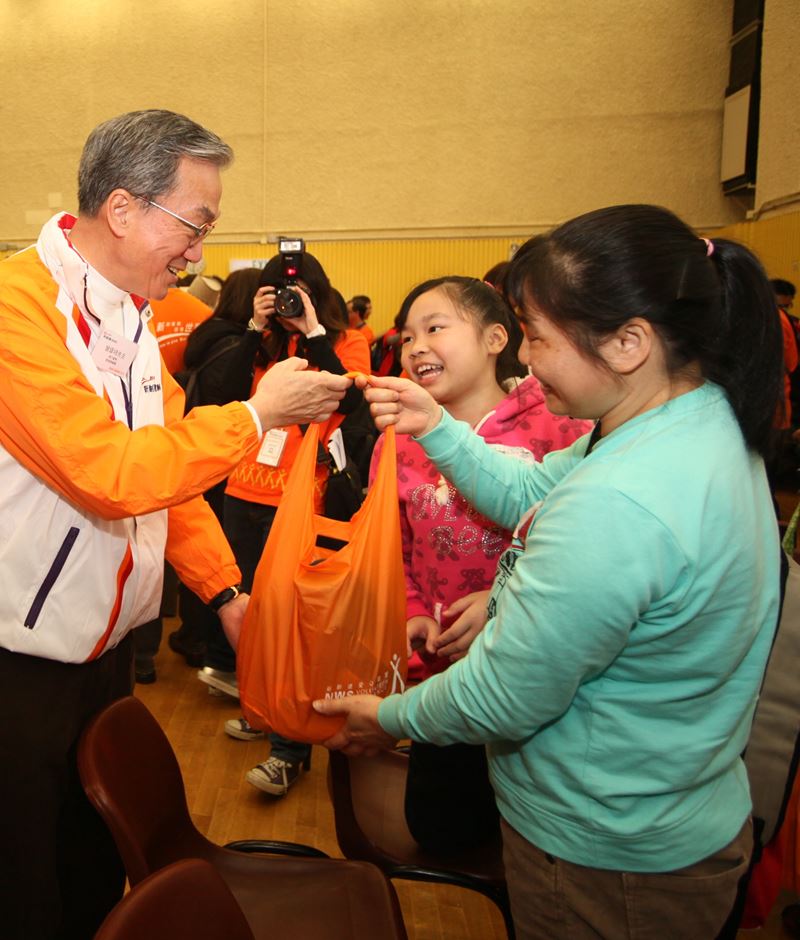NWS Holdings takes Tin Shui Wai families on a sea and land tour